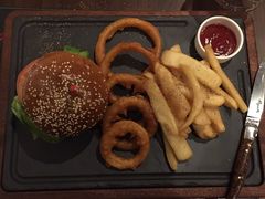 -恰餐厅及酒吧 CHAR Bar & Grill (北京丽都皇冠假日店)