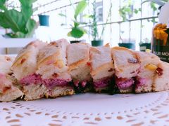 蓝莓芝士三角包-Juicy Bakery(大学路店)