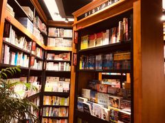 -西西弗书店&矢量咖啡(凯德晶萃广场店)