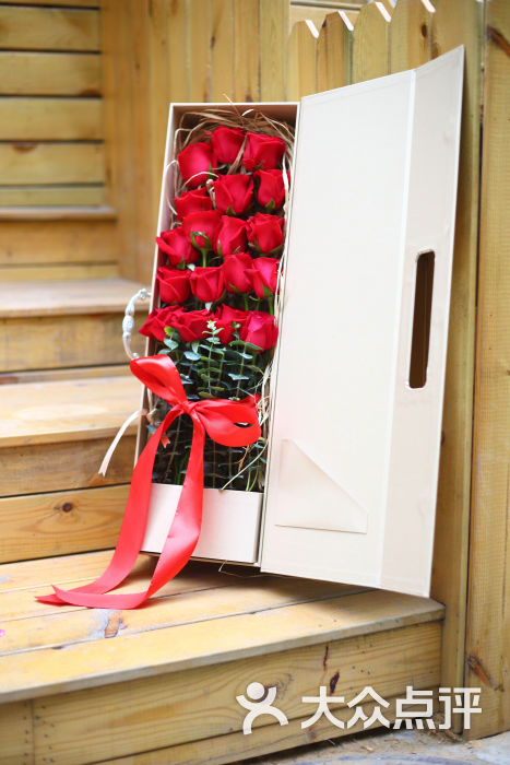 18支红玫瑰花盒——克罗莉斯