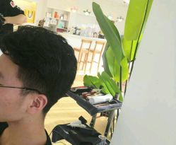 -E.L.K造型momopark店