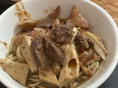 -松树干拌面店