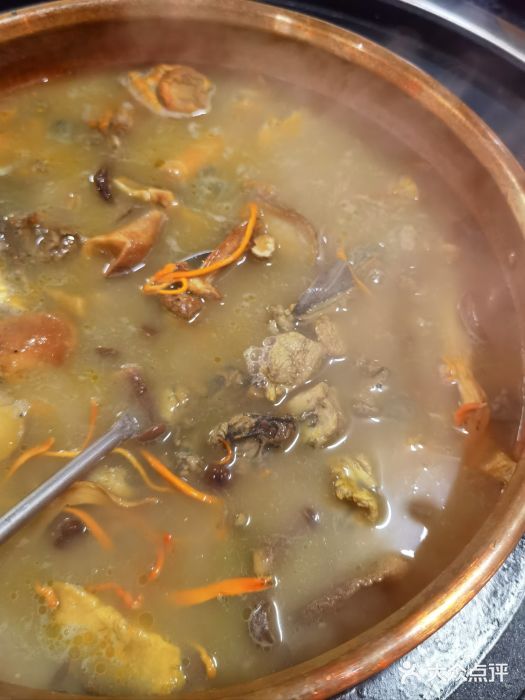 阿山卓·野生菌火锅·纳西火塘烤肉菌菇鸡煲图片