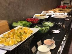 -昆明朗威酒店(昆明站火车站双桥夜市风情街店)