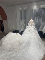 -派丽莫Pellimo原创设计婚纱品牌