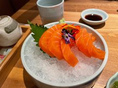三文鱼刺身-初居食屋日式料理(万象城购物中心店)
