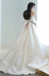 -Renee芮亦婚纱(原丽莎)