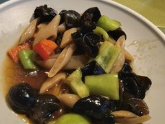 -赶海部落海鲜城(海阳路店)