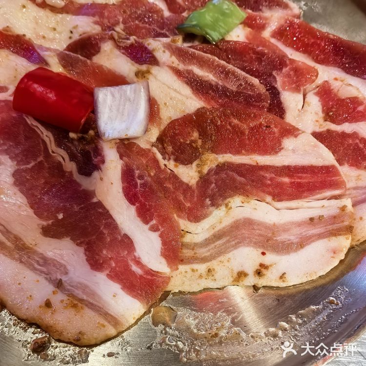 今晚，我们只吃肉