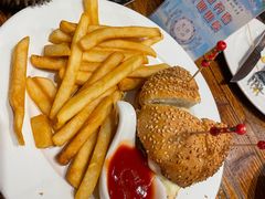 -1886德国汽车餐厅(外滩十六铺码头店)
