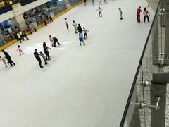-正佳冰河湾真冰滑冰场