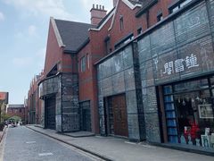 -钟书阁(松江泰晤士小镇店)