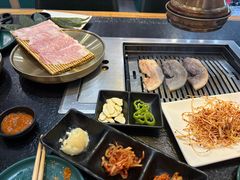 -臻牛烤肉