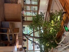 -蜜桃餐厅·伴山(湖滨商业街店)