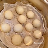 用保险膜封住，用叉子在保险膜上戳几个洞