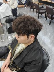 -藤野造型烫染·漂发