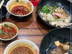 -万记麻辣烫国展总店