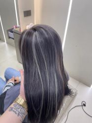 -十六番发型师事务所