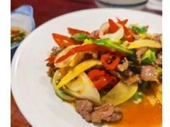 酸木瓜炒牛肉-紫滇源云南生态菜(丹凤街店)