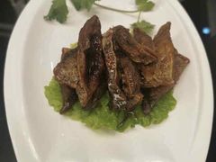 本帮熏鲳鱼-夏阳湖皇冠假日酒店-自助餐厅