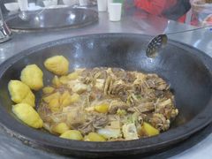 -粘豆包柴火铁锅炖