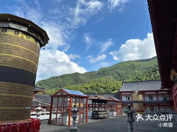 汇聚九峰寺,祈福吉祥年