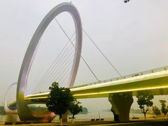 -南京眼步行桥