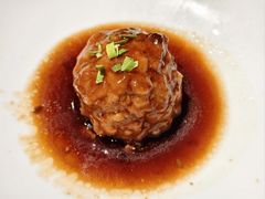 鸭蛋黄狮子头-梅飞酒家(桑园路店)