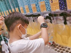 -m豆巧克力世界(上海世茂广场店)