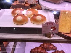 猪猪面包-巴黎贝甜(财富中心店)