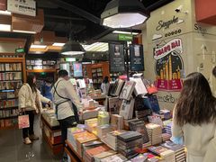 -西西弗书店&矢量咖啡(静安大悦城店)
