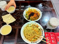 -牛一嘴·兰州牛肉面·大盘鸡(财富中心店)