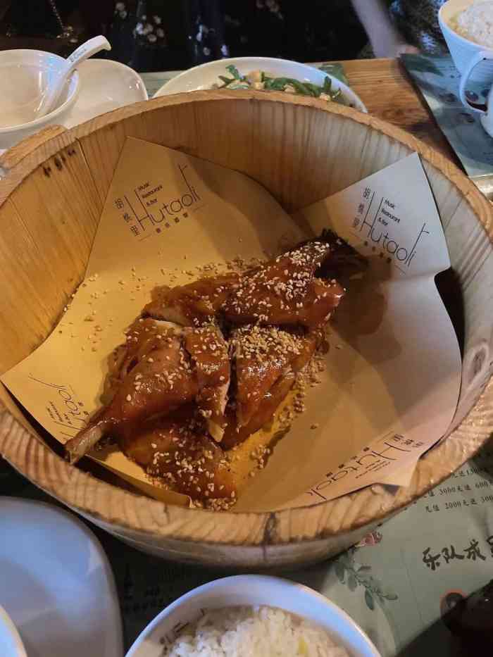 胡桃里音乐酒馆(东区店)-"聚会party嗨的地方 菜品偏辣 要多喝.