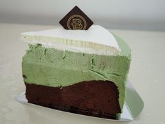 抹茶慕斯凹蛋糕切片-巴黎贝甜(周浦海印店)