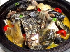 石锅甲鱼-小芙蓉湘菜馆(易生活购物公园店)