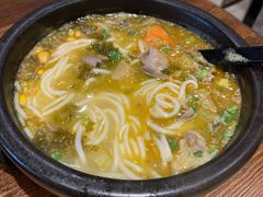 酸菜肥牛米线-滇越乘象云南餐厅(次渠店)