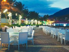 -亚龙湾亚泰商业街