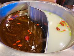 -亿诣蝎府炸酱面羊蝎子火锅(酷车小镇店)