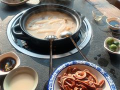 -大匠工房古船木艺术餐厅·猪肚鸡专门店(长白仙岛店)
