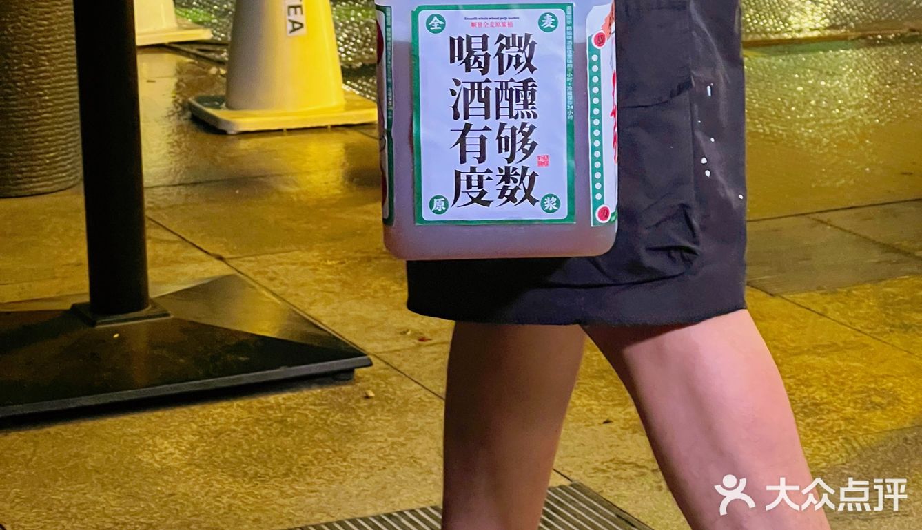 冒雨也要来吃的油卤串串 配上精酿香晕了