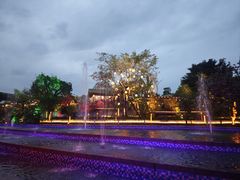 -茅草房·河畔园林火锅