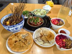 -大众跷脚牛肉馆·非遗传承单位(峨眉山店)