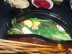鸳鸯锅底-两三事小郡肝串串香火锅(桂庙店)