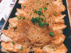 铁板蒜香粉丝焗虾-峨嵋小镇·川菜(正定朗华店)