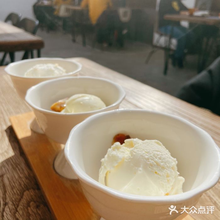 Vanilla Specialty Coffee(八大关店)自制冰淇淋图片