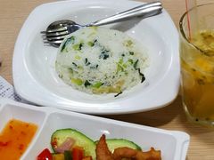 蒜香猪颈肉上海菜饭-佰搭果·广式茶餐厅(西华路店)