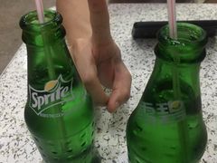 -蚝哥花姐湛江烤生蚝(美丽湾市场店)