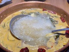 -洱火云南酸菜牛肉火锅(石景山当代商城店)