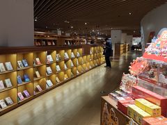 -新华文创·光的空间