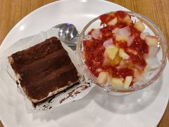 提拉米苏配马其顿(意式切丁水果)-萨莉亚意式餐厅(深圳北站店)